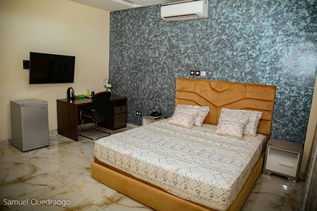 Complexe Hotelier And 瓦加杜古 外观 照片